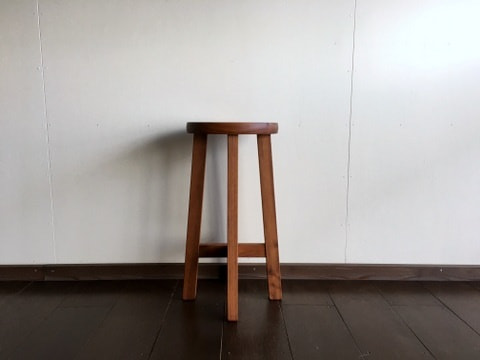 stool1.jpg