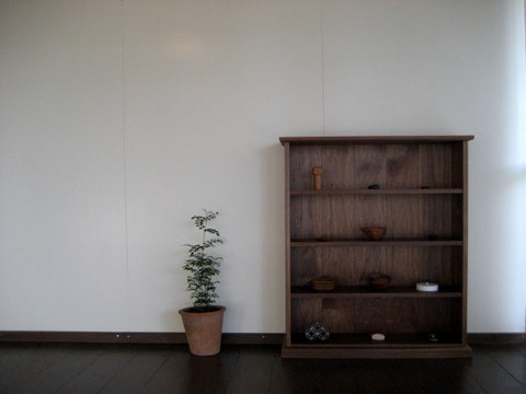 shelf03.jpg